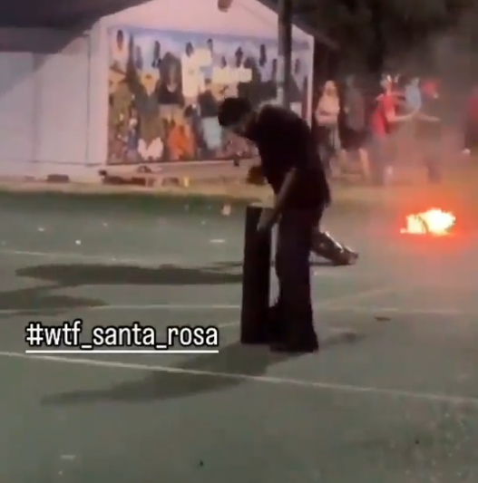 KUMPULAN VIDEO DETIK-DETIK KEJADIAN MENGENASKAN⚠️🔞

Utas:

1. Niatnya mau buat konten, selebgram ini salah memperkirakan jarak dgn kereta sehingga terpental

2. Resiko ketika menyalakan petasan