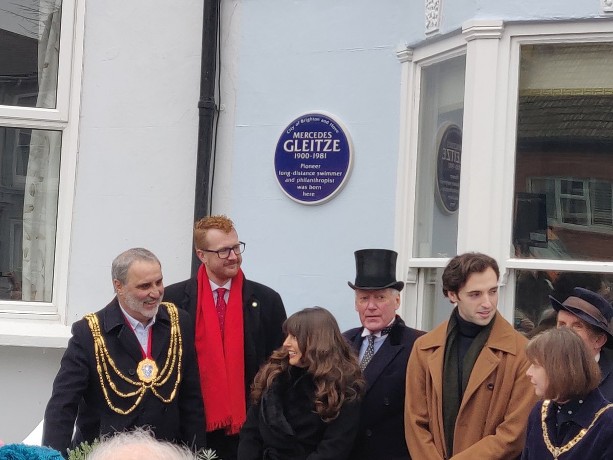 Mark Strong tweet media