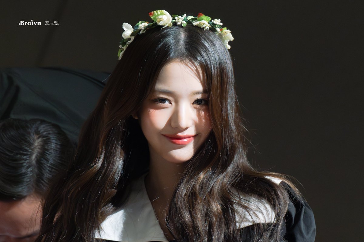luvwy04's tweet photo. 미인계로 세상을 손에 넣을 거 같아 https://t.co/c56QpTyuB1