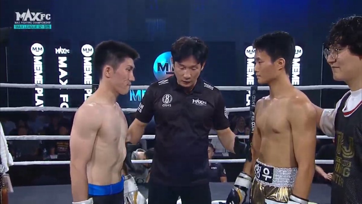 Executioner893's tweet photo. MAX FCスーパーバンタム級王座決定戦 3分5R 佐藤執斗(GSB)vs パク·ヒョンウ(韓国)、執斗選手の1R KO勝ちで新王者に。圧巻の3ダウン奪取で激勝!これでMAX FCフライ級王者・執斗選手はMAX FC二階級制覇を達成。おめでとう!
▶︎https://t.co/QF9TK23gxp
#shootboxing #MAXFC https://t.co/GiGhkJC8zf