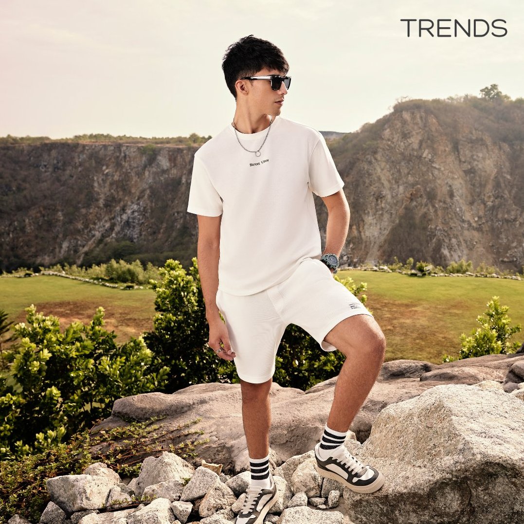 trends_stores's tweet image. White hot &amp;amp; ready to serve! It's #WimbledonFinals &amp;amp; the battle for the whites is ON! Who do you think will lift the trophy?

#TRENDS #Wimbledon2024