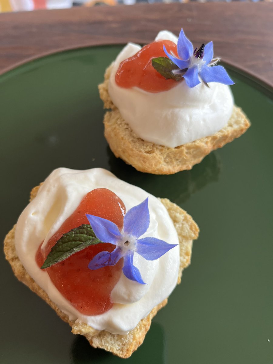 Hederman Smoked Salmon (@frankhederman) on Twitter photo We’re making savoury scones with smoked salmon and mascarpone cream cheese, but we’re also taking advantage of the delicious homemade market jams and making these for afters. Absolutely delicious treats at Fumé our pop up at <a href="/EnglishMarket/">The English Market</a> (at entrance to Oyster Lane.) We’re making savoury scones with smoked salmon and mascarpone cream cheese, but we’re also taking advantage of the delicious homemade market jams and making these for afters. Absolutely delicious treats at Fumé our pop up at <a href="/EnglishMarket/">The English Market</a> (at entrance to Oyster Lane.)