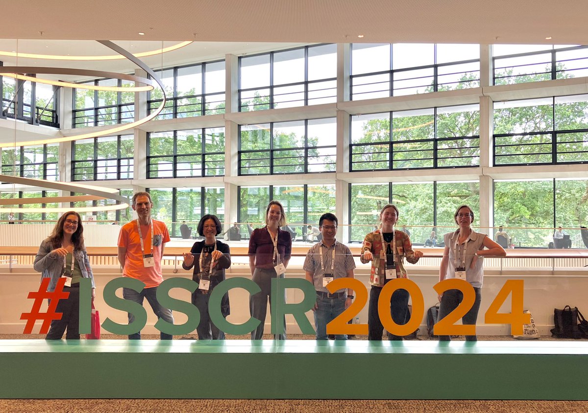 Suz (@suz_stelloo) on Twitter photo Third day of the #ISSCR2024. Visit today’s posters of my colleagues from <a href="/RIMLS_Science/">RIMLS-Science</a> radboud university. Poster #135 by Danique, poster #359 by <a href="/Zicong_L/">Zicong Liu</a> and poster #172 by <a href="/hendrik_marks/">Hendrik Marks</a> Third day of the #ISSCR2024. Visit today’s posters of my colleagues from <a href="/RIMLS_Science/">RIMLS-Science</a> radboud university. Poster #135 by Danique, poster #359 by <a href="/Zicong_L/">Zicong Liu</a> and poster #172 by <a href="/hendrik_marks/">Hendrik Marks</a>