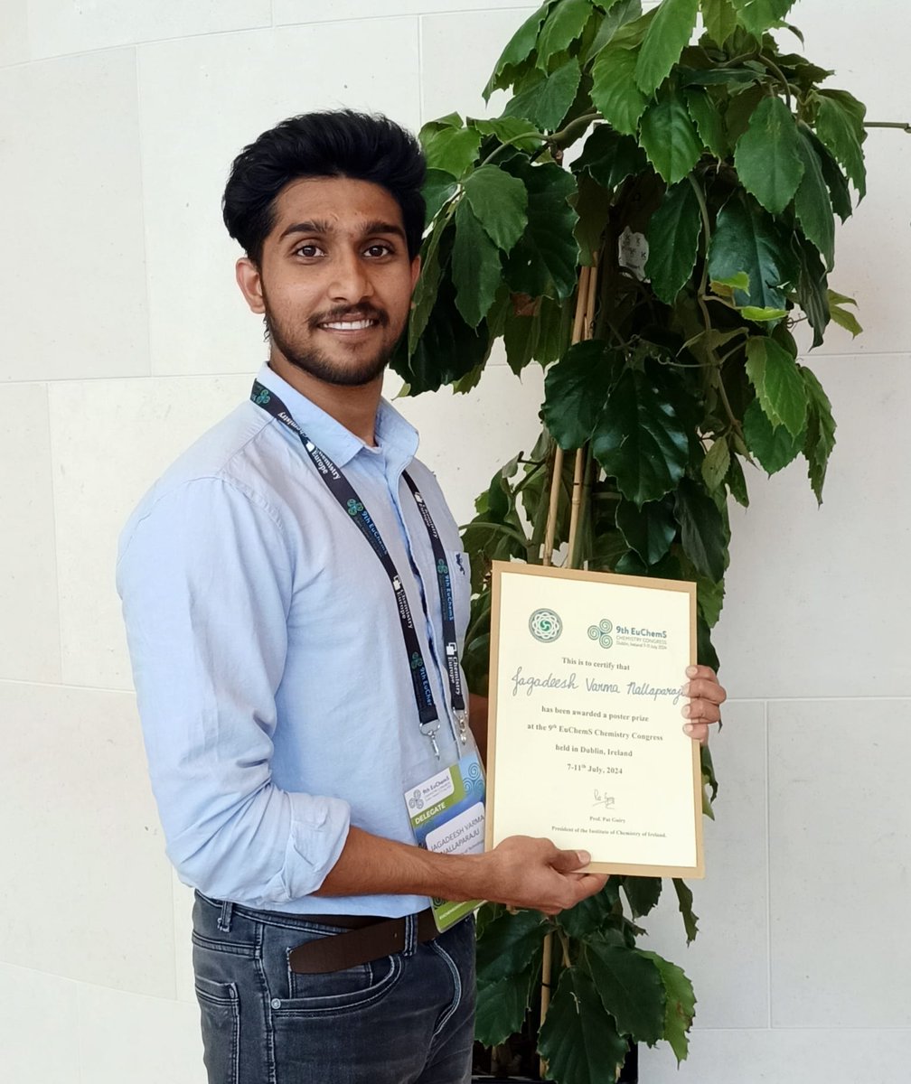 DzmitryKananov1's tweet image. Exciting news came from the #boss_symposium and @EuChemS_Congres: Big congrats to @JagaNallaparaju, who represented our group with his work on #mechanochemistry and received poster awards at both events! Fantastic! 🥳