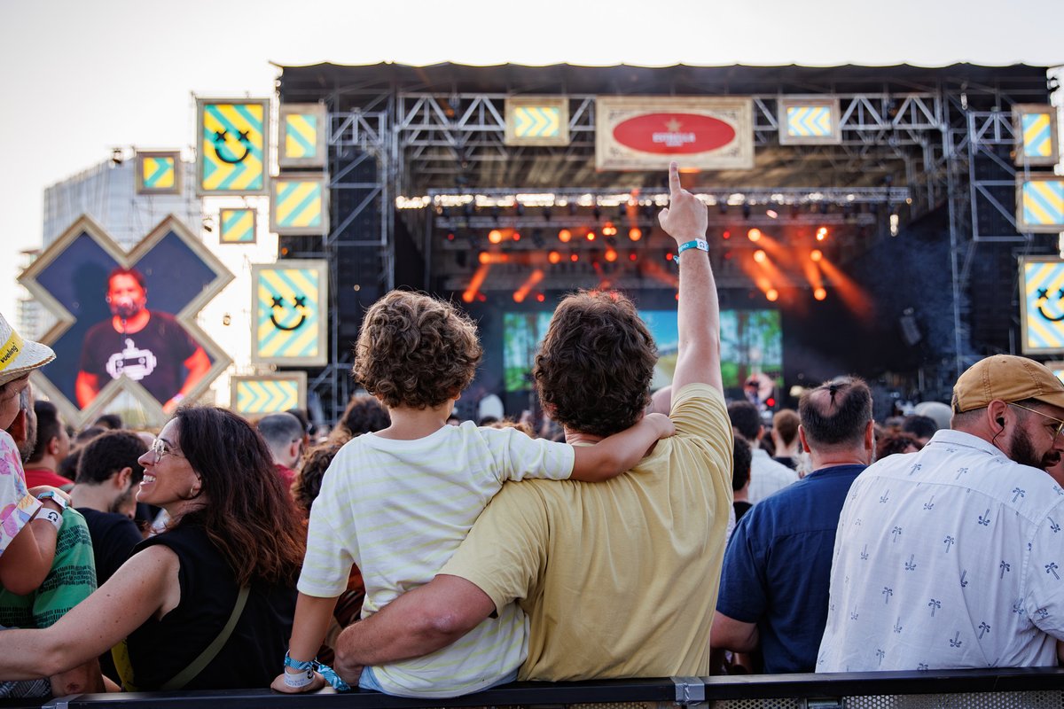3CatCultura (@3catcultura) on Twitter photo 📢 Avui, especial iCat en directe des del <a href="/cruillabcn/">FESTIVAL CRUÏLLA</a> amb la transmissió dels millors concerts del festival com The Kooks, Trueno, Rojuu i Rayden.
🕘 A les 21 h, amb Josep Martín i David Talleda des del Parc del Fòrum 📢 Avui, especial iCat en directe des del <a href="/cruillabcn/">FESTIVAL CRUÏLLA</a> amb la transmissió dels millors concerts del festival com The Kooks, Trueno, Rojuu i Rayden.
🕘 A les 21 h, amb Josep Martín i David Talleda des del Parc del Fòrum