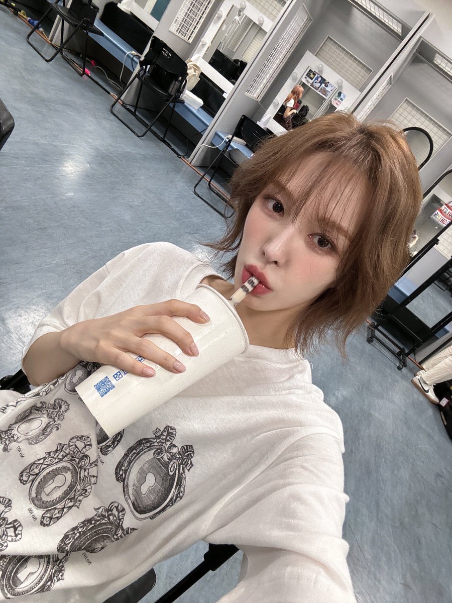 wendydaily221's tweet photo. 💭🩵🫧 📸 https://t.co/qg5kQmEv4s