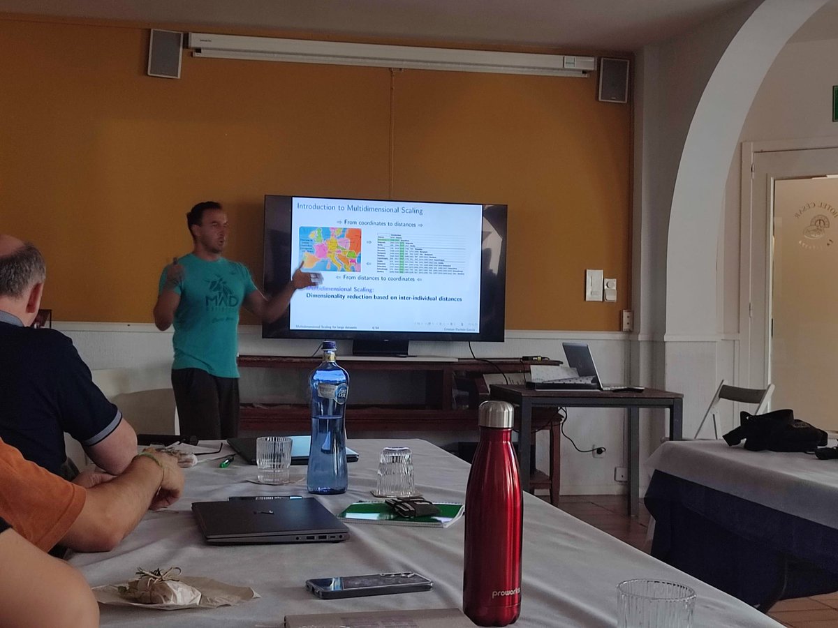 GRBIO (@grbio_bcn) on Twitter photo En el <a href="/GRBIO_BCN/">GRBIO</a> #retreat tenemos ahora el placer de escuchar a Cristian Pachón (<a href="/pachoning_/">Cristian Pachón García</a>) hablar sobre 'Multidimensional Scaling para Big Data', que es parte de su Ph.D., mientras disfrutamos de una sabrosa focaccia. <a href="/la_UPC/">Universitat Politècnica de Catalunya (UPC)</a> <a href="/UniBarcelona/">Universitat de Barcelona</a> #science #future #MDS #bigdata En el <a href="/GRBIO_BCN/">GRBIO</a> #retreat tenemos ahora el placer de escuchar a Cristian Pachón (<a href="/pachoning_/">Cristian Pachón García</a>) hablar sobre 'Multidimensional Scaling para Big Data', que es parte de su Ph.D., mientras disfrutamos de una sabrosa focaccia. <a href="/la_UPC/">Universitat Politècnica de Catalunya (UPC)</a> <a href="/UniBarcelona/">Universitat de Barcelona</a> #science #future #MDS #bigdata