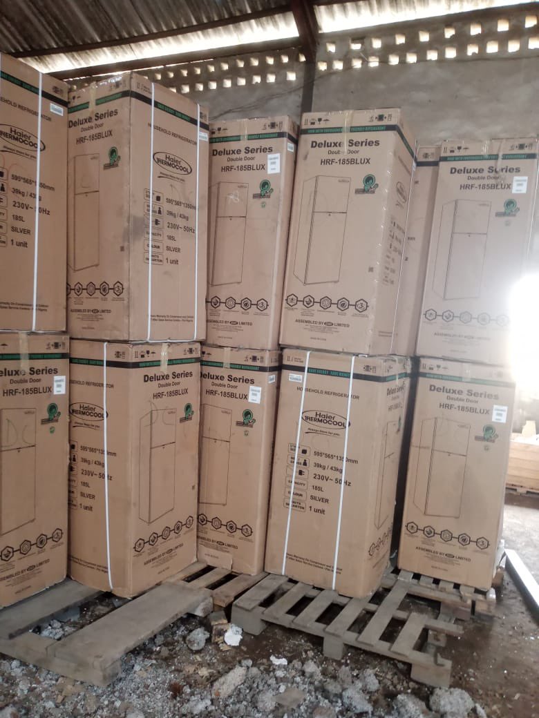 Mz_Tosyn's tweet photo. I have these double doors Refrigerator for sale, store price is #400,000 but I’m selling for #350,000 

Please help me RT https://t.co/aTKugYr6VU