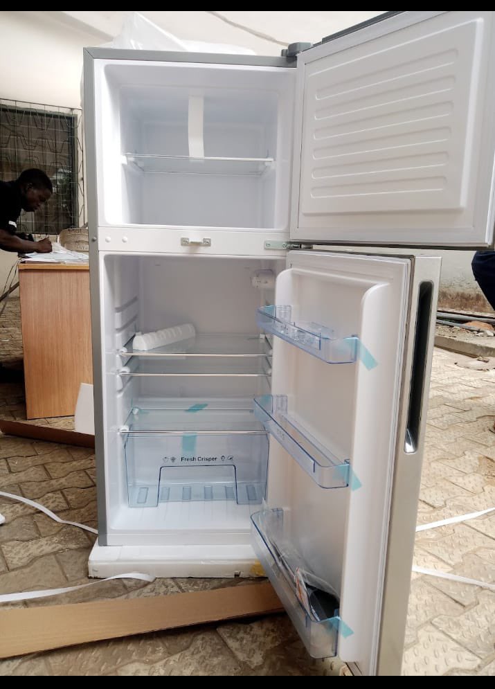 Mz_Tosyn's tweet photo. I have these double doors Refrigerator for sale, store price is #400,000 but I’m selling for #350,000 

Please help me RT https://t.co/aTKugYr6VU