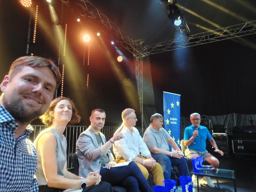 Pozdravy z festivalu Pohoda, z diskusie o tom, prečo nám záleží na Ukrajine.