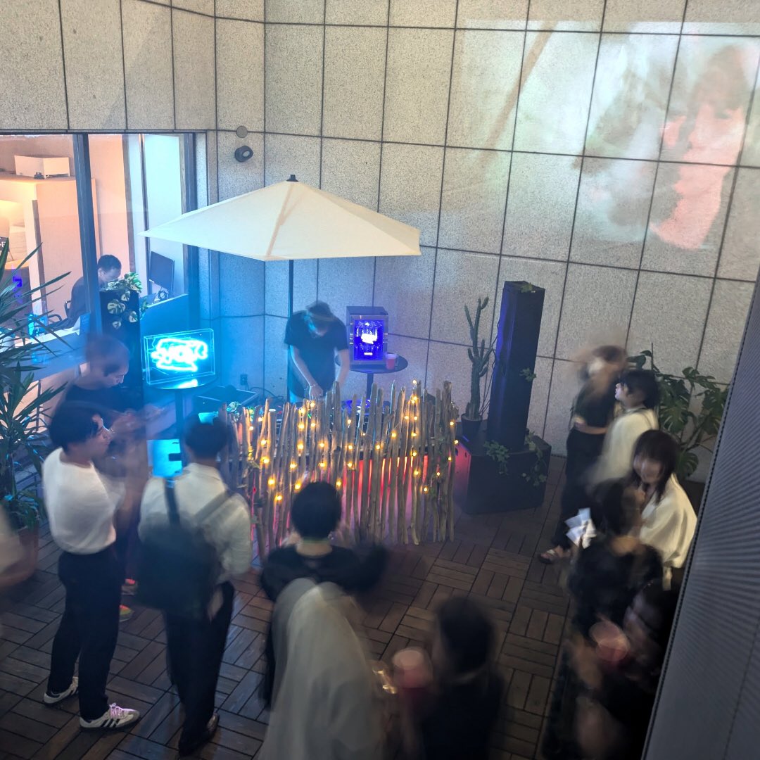 vox_spark's tweet photo. ／
キンキンに冷えたVOX STRAIGHTを、
ウェルカムドリンクとして提供中！
＼

映像クリエイターの作品上映 &amp; 
DJビーチパーティー
『BEACH THEATER』

#無糖強炭酸水VOX #ラルテックビーチ #渋谷 https://t.co/kMOmHi2YGR