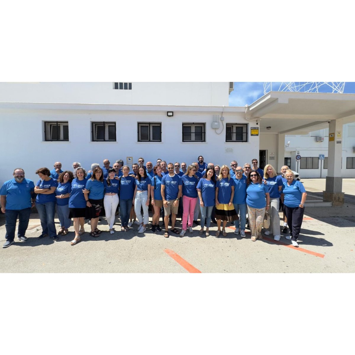 ¡¡Desde el IPEP de Cádiz os deseamos un feliz verano a tod@s!! 🏖️ 🌄 🏙️

#verano #ipepcadiz #educacionpermanente #educacion #cadiz