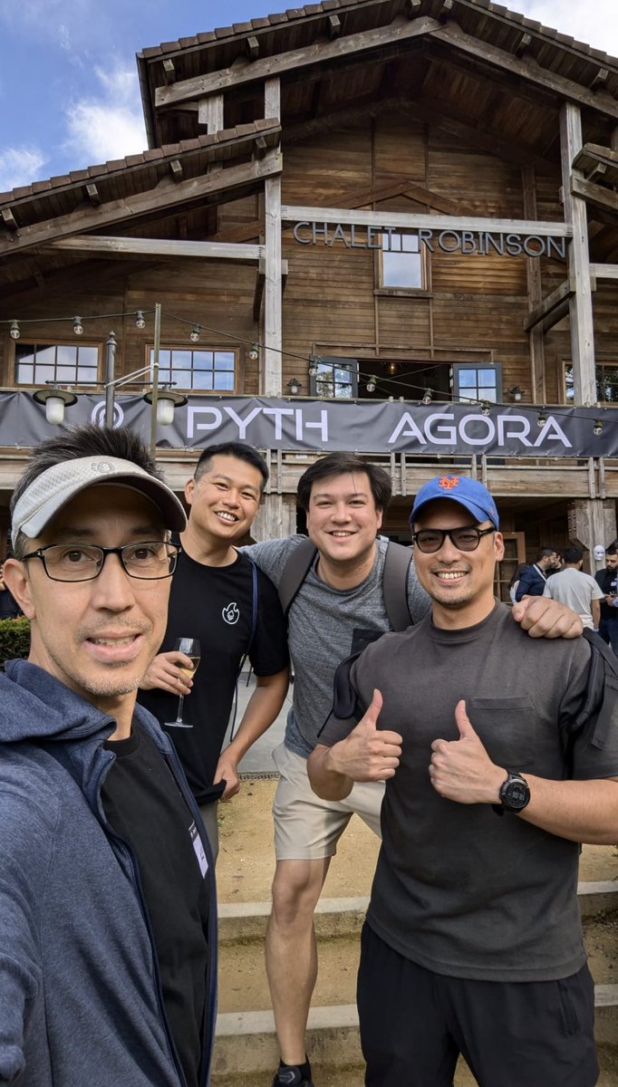 🔮🔮🔮GM from <a href="/PythNetwork/">Pyth Network 🔮</a> Agora at #Ethcc2024!🧇🧇🧇