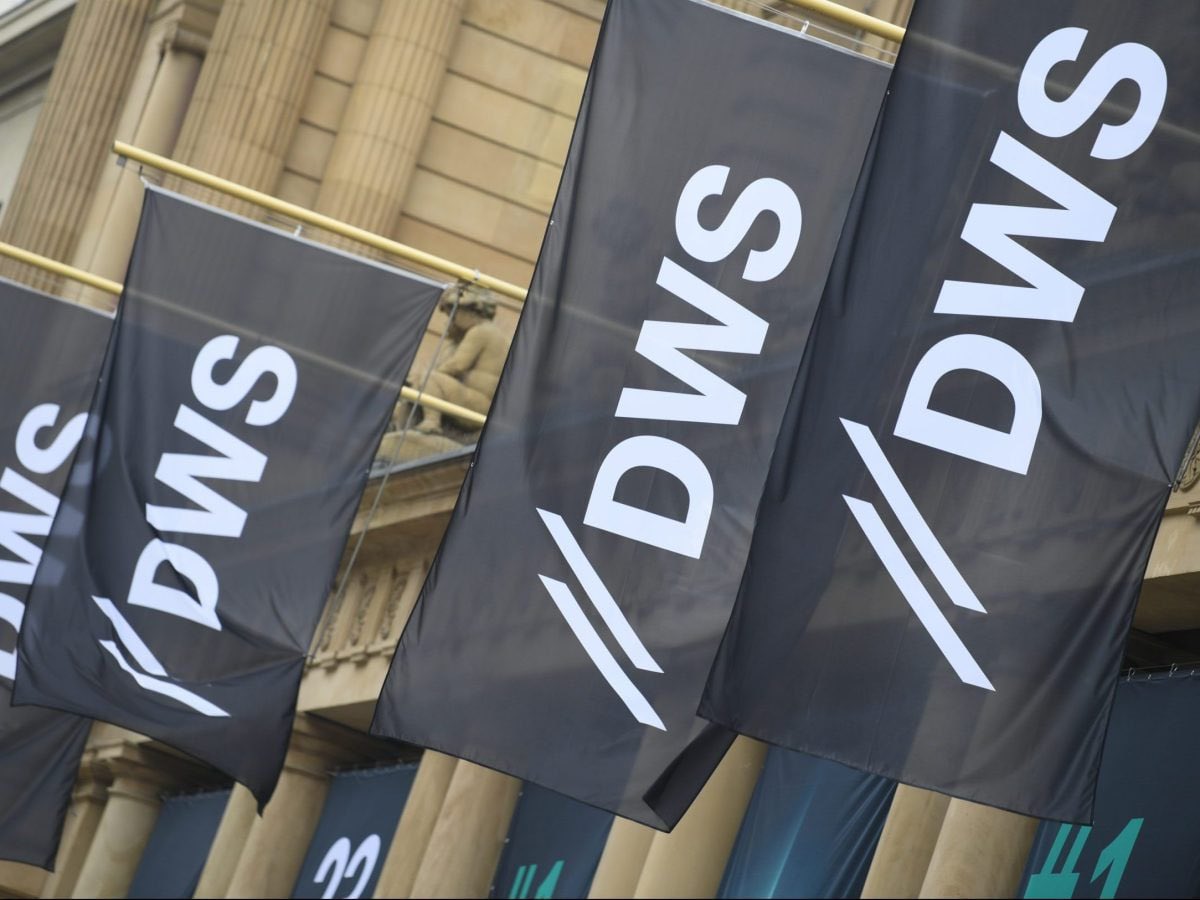 DVIZH | CRYPTO (@dvizh_com) on Twitter photo 🔴 <a href="/DWS_Group/">DWS Group</a>, a subsidiary of <a href="/DeutscheBank/">Deutsche Bank</a> plans to launch the first euro-denominated <a href="/stablecoin/">Bridge</a> in 2025.
🪙 The stablecoin will be created
jointly with <a href="/FlowTraders/">Flow Traders</a> and <a href="/GalaxyDigital/">Galaxy Digital</a> and will be regulated by the German supervisory authority #BaFin.
#DWS #DeutscheBank 🔴 <a href="/DWS_Group/">DWS Group</a>, a subsidiary of <a href="/DeutscheBank/">Deutsche Bank</a> plans to launch the first euro-denominated <a href="/stablecoin/">Bridge</a> in 2025.
🪙 The stablecoin will be created
jointly with <a href="/FlowTraders/">Flow Traders</a> and <a href="/GalaxyDigital/">Galaxy Digital</a> and will be regulated by the German supervisory authority #BaFin.
#DWS #DeutscheBank