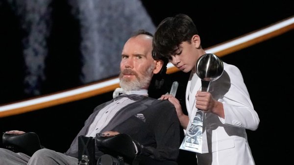 mode_cafe_'s tweet image. #stevegleason
Retired Saints safety Steve Gleason receives Arthur Ashe Courage Award at The ESPYS for his work on ALS awareness
mode-cafe.com/us/Steve+Gleas…