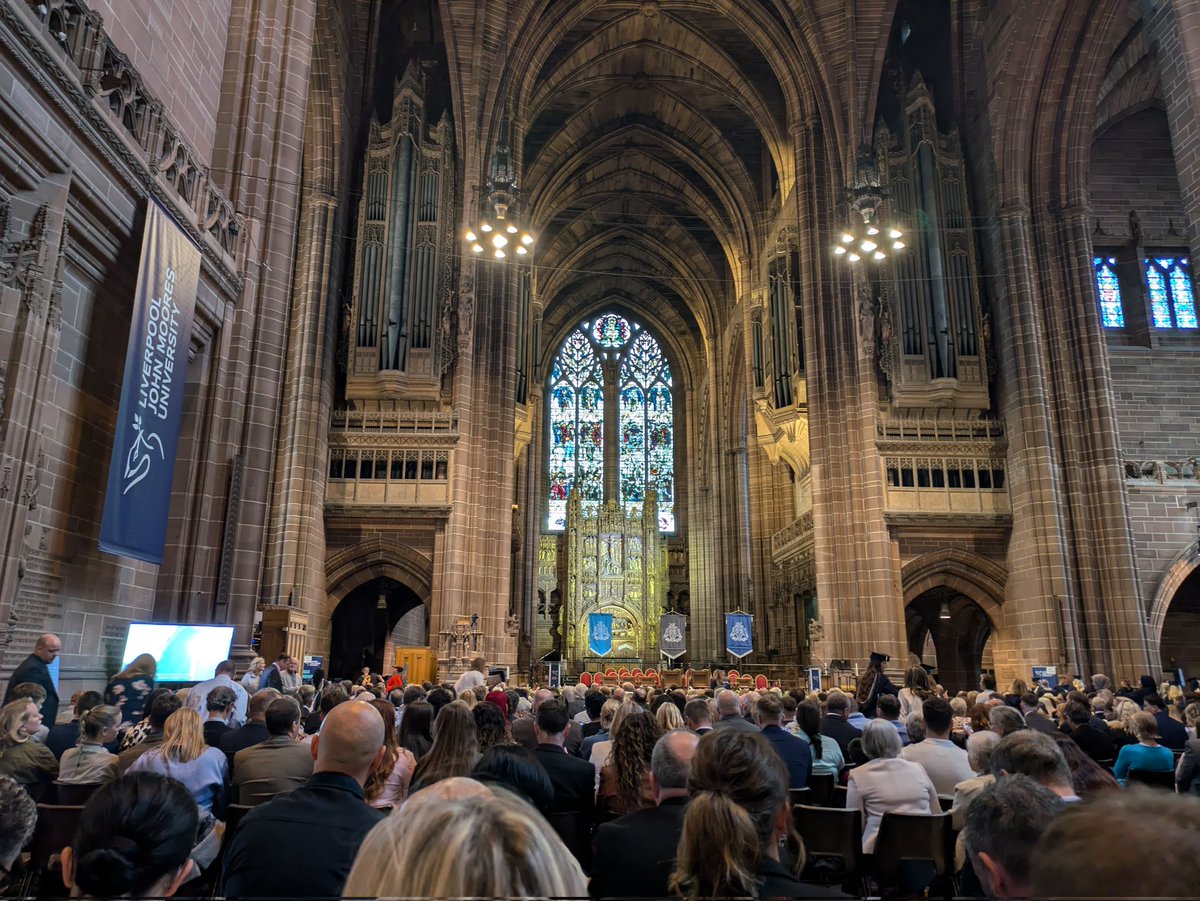 William27939775's tweet photo. @shiobhanrogers #LJMUgrad #Classof2024 #Doctor #PhD at Liverpool Cathedral @LJMU super proud moment 💥😎💥 https://t.co/AZNTaozo57
