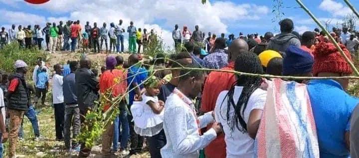 muka_rob's tweet photo. At least 9 bodies wrapped in sacks retrieved at Kware dumpsite near Mukuru Kwa Njenga, human rights activists say; they have been moved to City mortuary in Nairobi, search ongoing.#RutoMustago https://t.co/QqMvVmuf7j