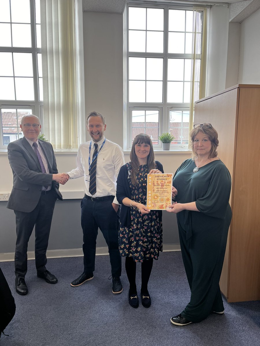 ⭐️ NEWYDDION ARDDERCHOG⭐️

Yn dilyn proses dilysu drylwyr, mae’n bleser gen i gyhoeddi bod @YsgolBroSannan wedi ennill Gwobr Aur y Siarter Iaith!

🏴󠁧󠁢󠁷󠁬󠁳󠁿🏴󠁧󠁢󠁷󠁬󠁳󠁿🏴󠁧󠁢󠁷󠁬󠁳󠁿🏴󠁧󠁢󠁷󠁬󠁳󠁿🏴󠁧󠁢󠁷󠁬󠁳󠁿🏴󠁧󠁢󠁷󠁬󠁳󠁿🏴󠁧󠁢󠁷󠁬󠁳󠁿🏴󠁧󠁢󠁷󠁬󠁳󠁿🏴󠁧󠁢󠁷󠁬󠁳󠁿🏴󠁧󠁢󠁷󠁬󠁳󠁿🏴󠁧󠁢󠁷󠁬󠁳󠁿🏴󠁧󠁢󠁷󠁬󠁳󠁿

Diolch yn fawr iawn <a href="/EAS_Cymraeg/">Cefnogi'r Gymraeg</a> 

Heb iaith, heb ddim! 

#SiarterIaithYBS 
🏴󠁧󠁢󠁷󠁬󠁳󠁿🏴󠁧󠁢󠁷󠁬󠁳󠁿🏴󠁧󠁢󠁷󠁬󠁳󠁿🏴󠁧󠁢󠁷󠁬󠁳󠁿🏴󠁧󠁢󠁷󠁬󠁳󠁿🏴󠁧󠁢󠁷󠁬󠁳󠁿🏴󠁧󠁢󠁷󠁬󠁳󠁿🏴󠁧󠁢󠁷󠁬󠁳󠁿🏴󠁧󠁢󠁷󠁬󠁳󠁿🏴󠁧󠁢󠁷󠁬󠁳󠁿🏴󠁧󠁢󠁷󠁬󠁳󠁿🏴󠁧󠁢󠁷󠁬󠁳󠁿