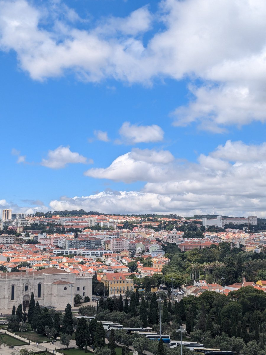 #LXLASER2024 The Lisbon Laser Symposium was an incredible experience! 🇵🇹
Presenting my work on the 'Application of PIV for the Anatomical Comparison of Healthy and Treated Aortas', as well as talking to PhDs and academics in the biomedical flows field was a brilliant opportunity.