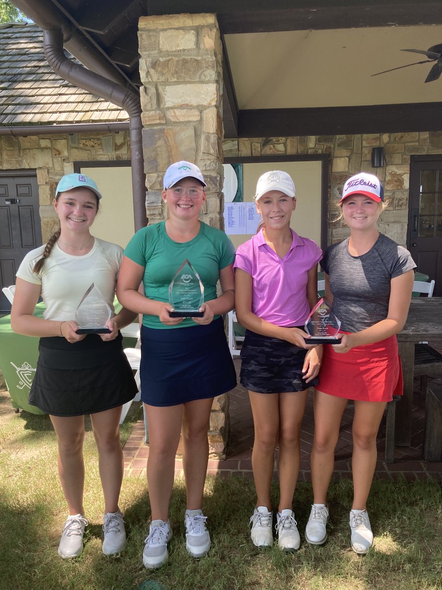 BGAgolf1's tweet photo. Girls 18 holes saw some wonderful golf, with Courtney coming out on top after rounds of 63 (yes, 63!) &amp; 71. Followed by Merritt, with 70-71, and Emma and Emma Kate in a tie for third. Wonderful playing ladies! https://t.co/UyFsifhV84