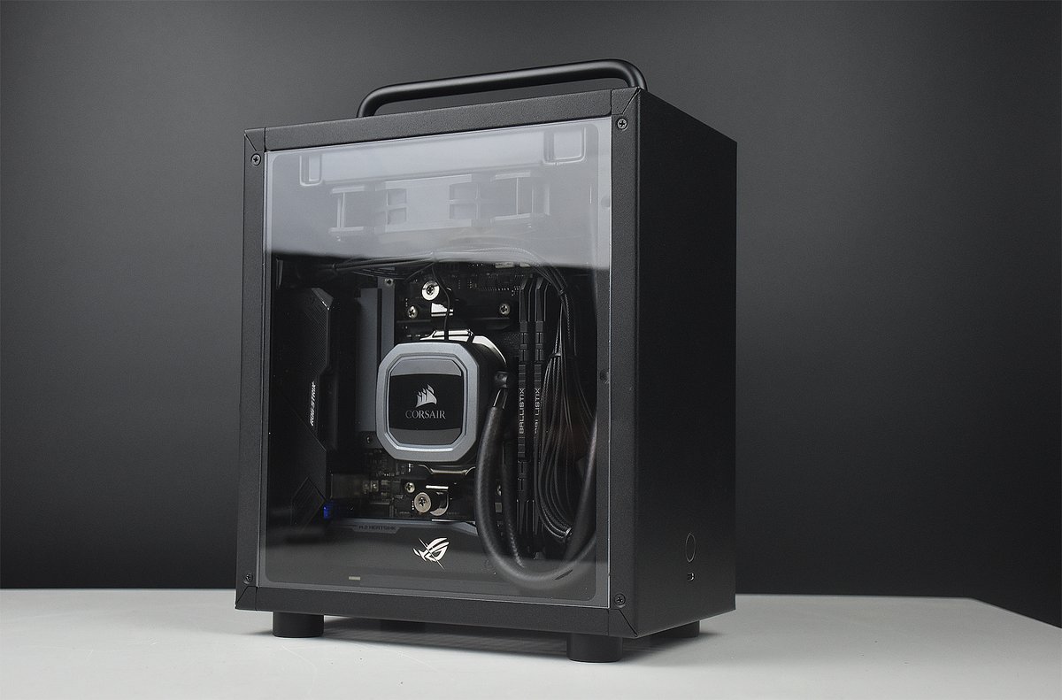 geeekstore's tweet image. Everything is balanced in terms of thermal and silence performance with this compact design. #geeekcase #m21 #miniitx #120aio