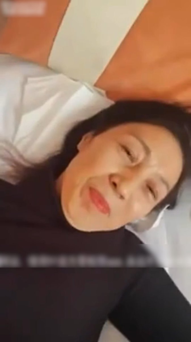 Natert4141's tweet photo. 大长腿老熟女，毛都白了，
两天大长腿这么大年纪了还是那么性感 背着老公酒店偷情 淫荡叫床，对白清晰

👉主页置顶进电报看高清完整版👈

  🈲喜欢请-点赞-关注-转发 https://t.co/HKtYj03kWO