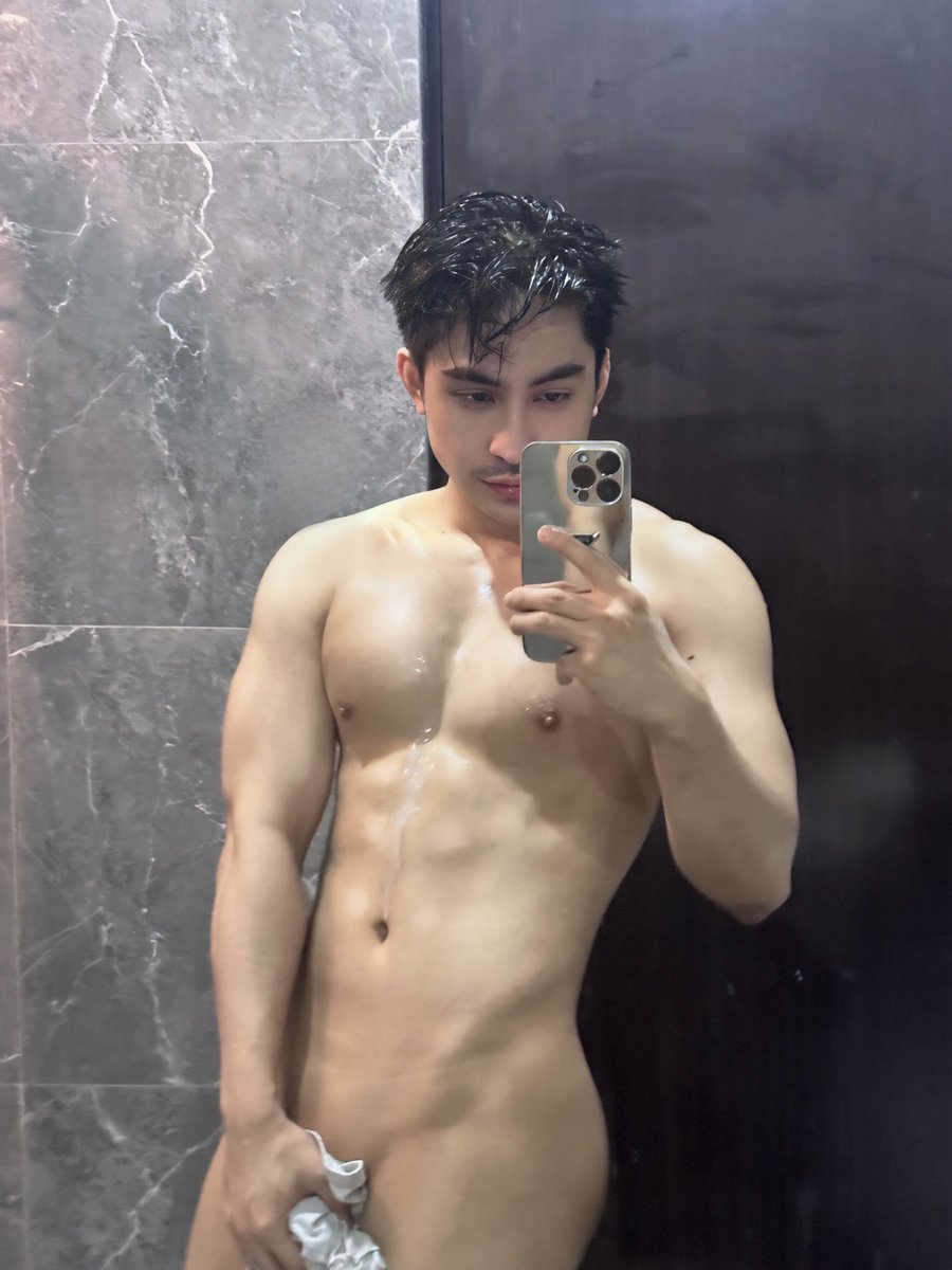 david_lumbre's tweet photo. Oh fck, almost forgot I have twitter wyd? 🫣 https://t.co/aGE5wRKSfC