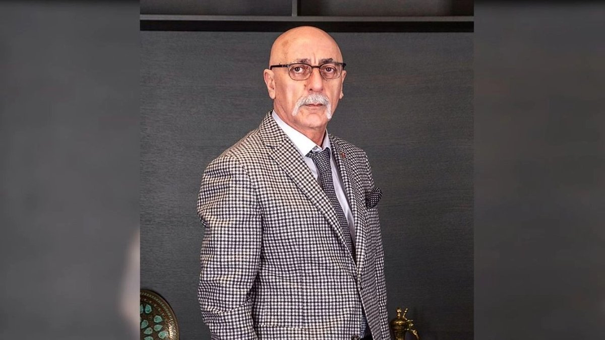 searchpulser's tweet photo. Bugün Google'da "Ali Rıza Yıldırım" en çok aratılan aramalar listesinde yerini aldı. 

"Yarın herkesi kapının önüne koyarım. İş sizin işiniz. Cevap verme bana. Ben sana söz hakkı verince konuşacaksın. Cevap verme bana. Ben sana söz hakkı verince konuşacaksın. Ben burayı sıfır yaparım, yarında kapıya kilidi vururum. Burası devlette kilitliydi. Para da kazanmıyordu para da kaybetmiyordu. Ben burayı aldım, bu hale getirdim."

Ali Rıza Yıldırım, Elazığ'da Eti Krom işçilerine yönelik yaptığı açıklamalarla gündeme geldi. Yıldırım, işçilerine sert ifadelerle hitap ederek tartışma yarattı. Bu olay, Yıldırım'ın kim olduğu, ne iş yaptığı ve Eti Krom olayının detaylarıyla birlikte merak edilen bir konu haline geldi.

#AliRızaYıldırım #EtiKrom #İşçiHakları