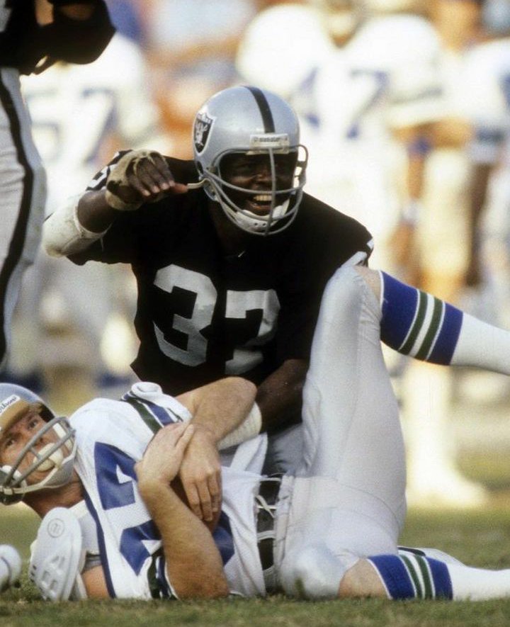 Oscar El Sanchez tweet media