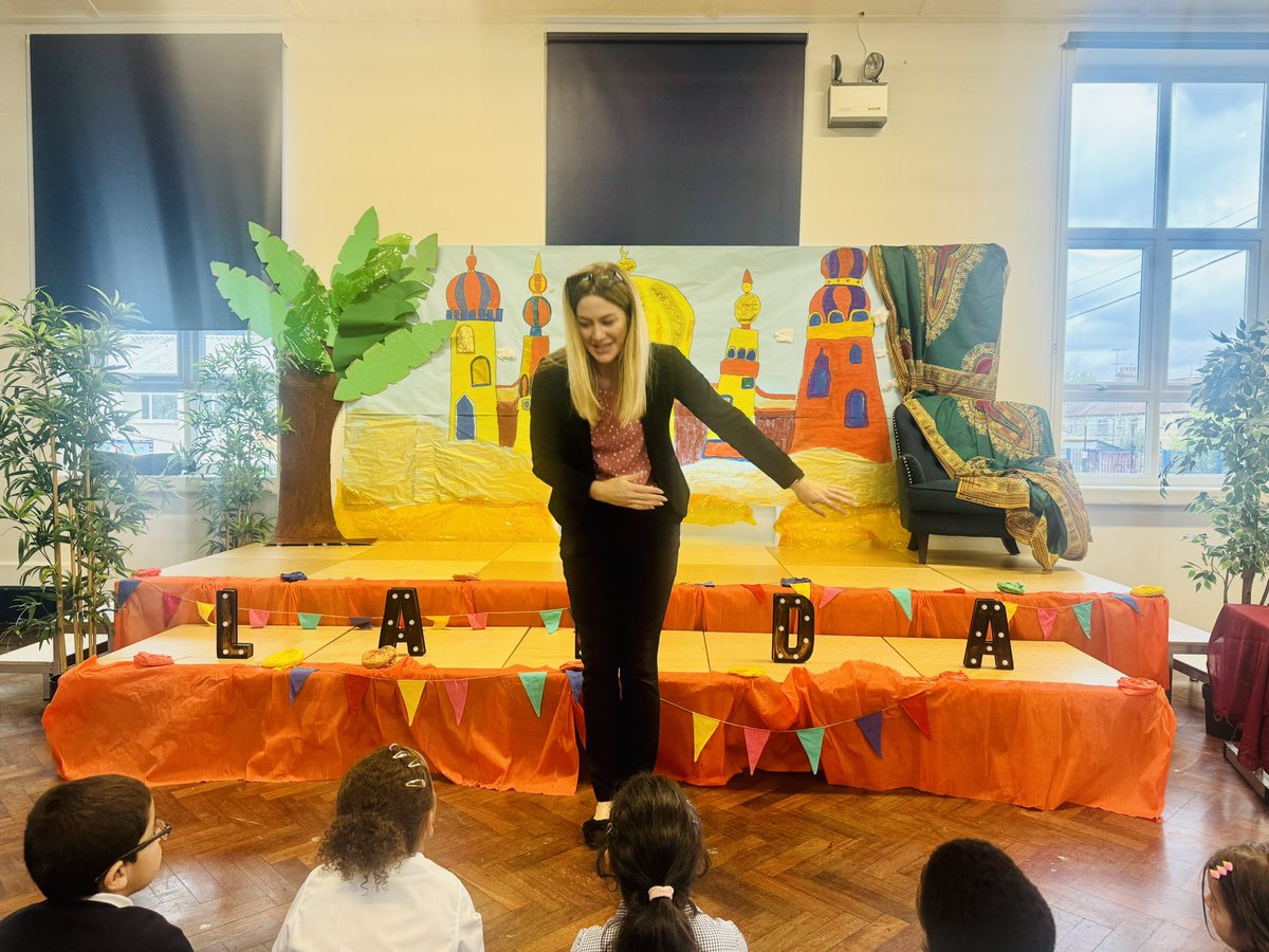 DrAyshaRaza's tweet photo. I’ve had a fantastic time judging the @LAMDAdrama performances at #StanhopeLAMDAFestival @StanhopePrimary #Greenford Our students are such clear confident communicators it really does shine through. Very difficult job of choosing winners as everyone did so well! #ProudGovernor https://t.co/raRoX0Bpd5