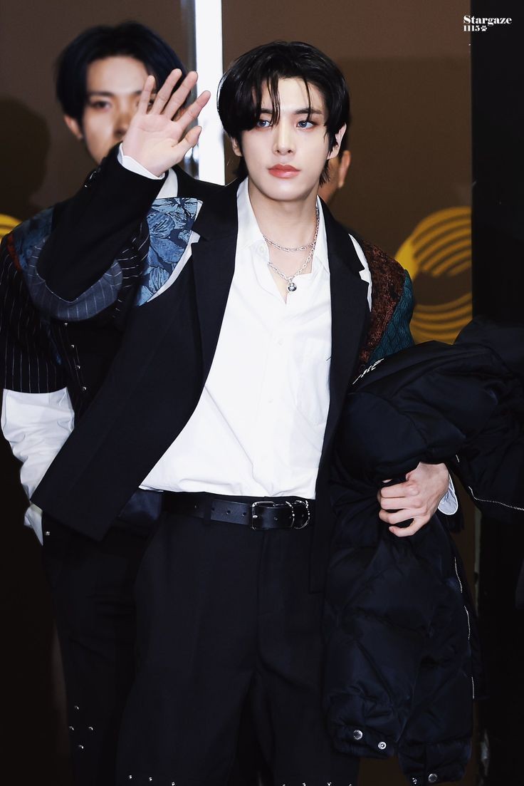 shimjtake's tweet photo. @gkeeho @KeepForUs "Halo selamat malam semuanya! Sebelumnya perkenalkan dulu aku Ersya Gratland yang bakal nemenin kalian semua hari ini dan juga jadi partner mc dari kak Bien! Nah kalian tau gak kita hari ini bakal ngapain??" Tanya sang tuan sambil tersenyum manis sambil melihat ke arah audience. https://t.co/K8TzKfc071
