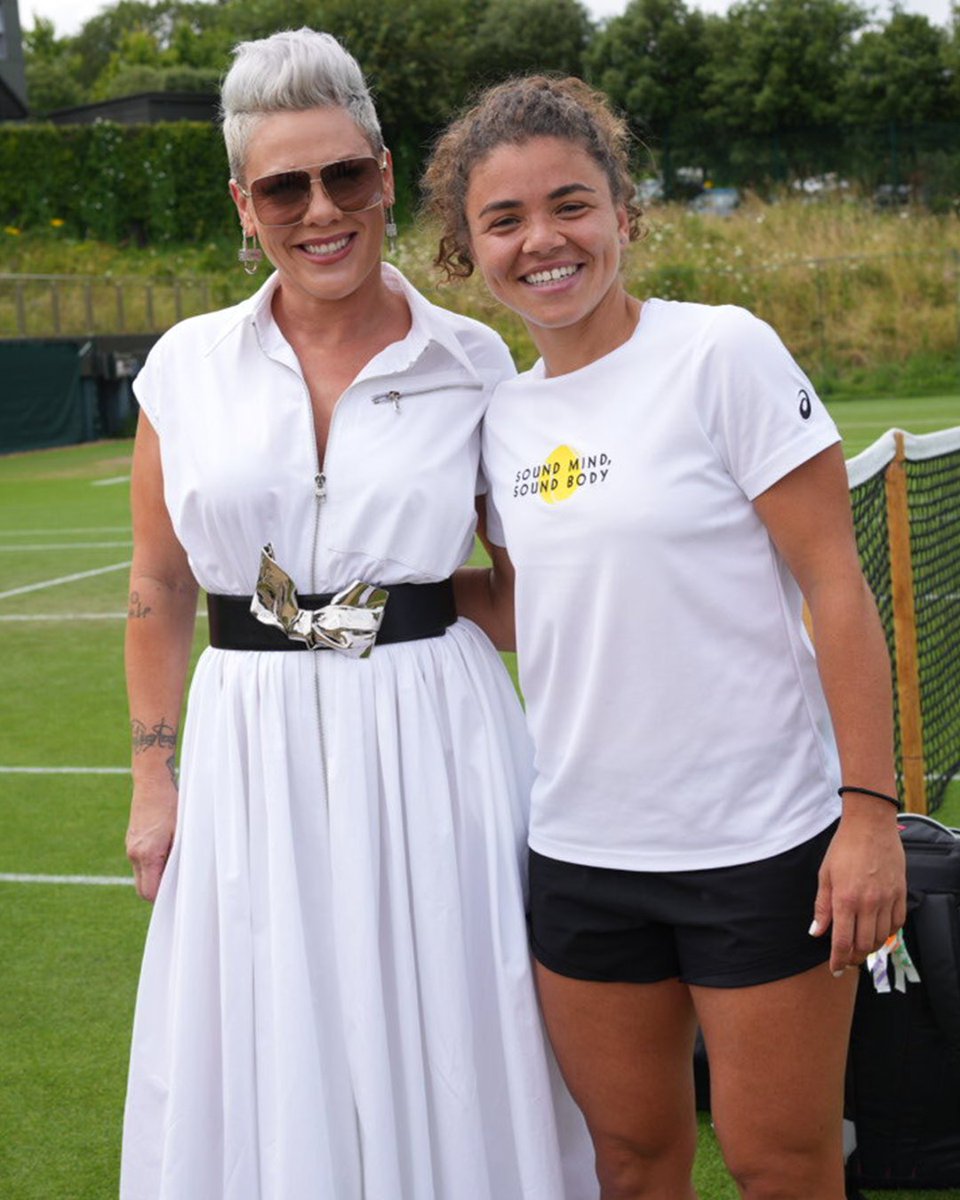 Let's get this party started 🎉🎵

#Wimbledon | <a href="/Pink/">P!nk</a> | <a href="/JasminePaolini/">Jasmine Paolini</a>