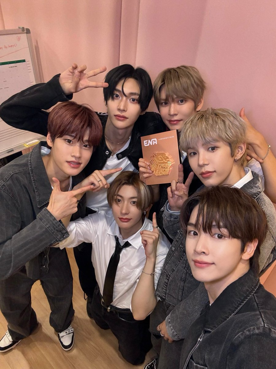 ENA K POP UP CHARTSHOW🧡
Thank you BRIIZE🥇🫶

#RIIZE #라이즈
#RISEandREALIZE
#BoomBoomBass #RIIZE_BoomBoomBass
#RIIZING