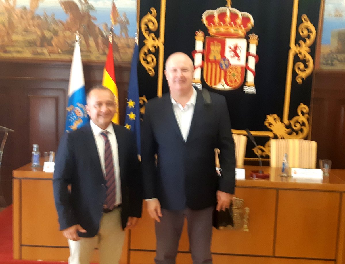 directorseg's tweet photo. Saliendo de la Comisión Mixta Provincial de Seguridad Privada, en la Subdelegación del Gobierno de Santa Cruz de Tenerife. Gracias al Subdelegado por su carisma y liderazgo, ha facilitado la aportación de propuestas y a Policia Nacional y Guardia Civil por su actitud proactiva. https://t.co/aPhVOsRUxw