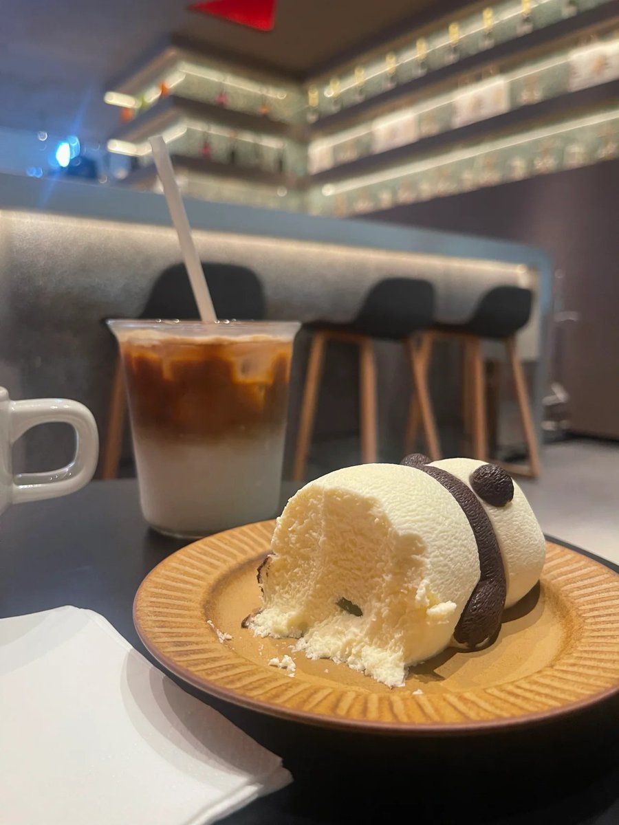 jb41euphemiah's tweet photo. Weekend vibes: coffee and chill ☕️🕶
Cocuai ☕️ 
Afternoon tea dessert🐖🐖 https://t.co/eKXMsIP6kt