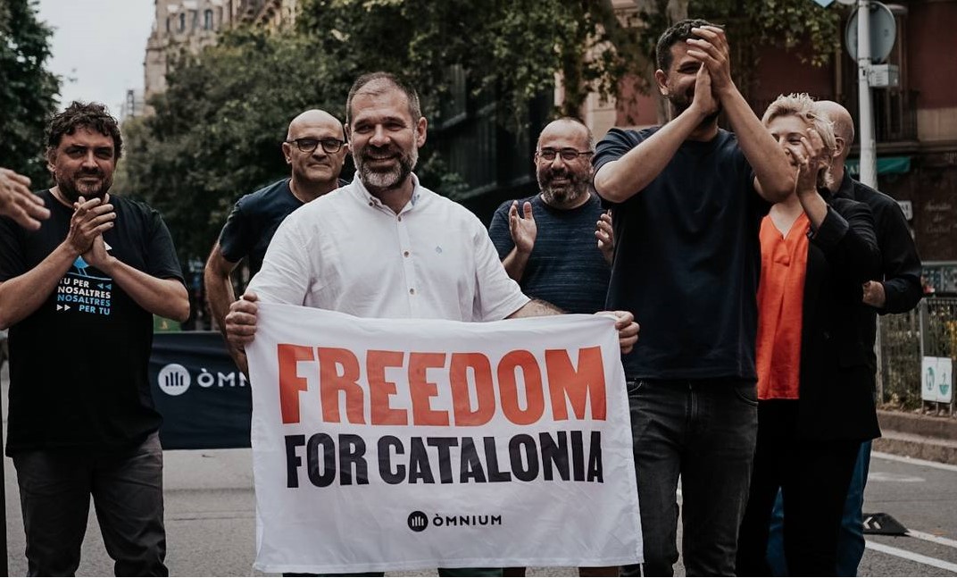 OmniumIntl's tweet photo. 🆓We just welcomed at @omnium those unjustly accused of terrorism in the #TsunamiDemocràtic case which was dropped on Monday, allowing their return from exile.
The fight continues ✊
#ProtestingIsNotTerrorism #PeacefulProtestIsaHumanRight https://t.co/izr5avaAB8