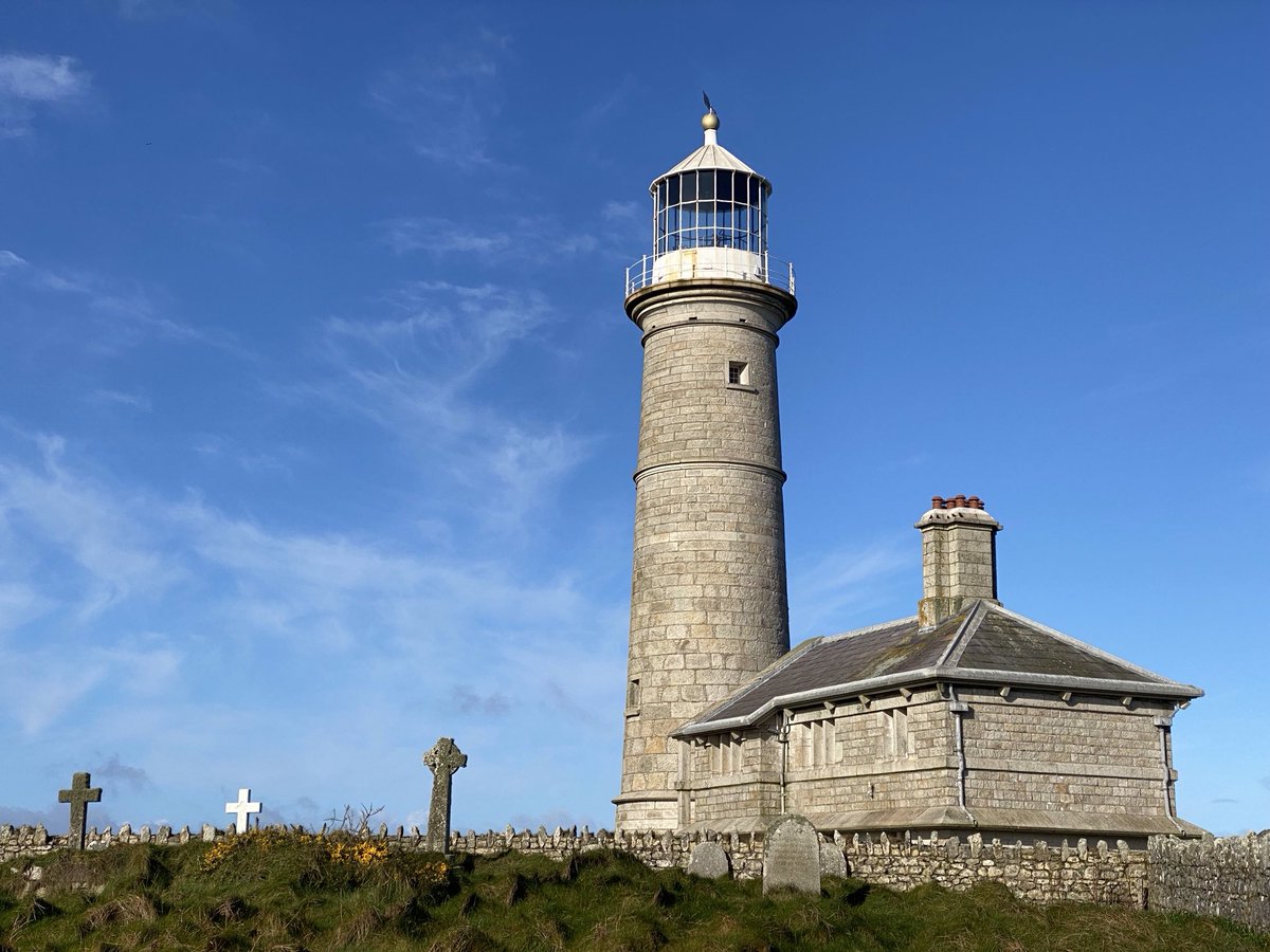 ImagesLundy's tweet photo. The Old Light was leased to the Royal Navy as a watching station during WWII. After this it was granted use by Martin Coles Harman as headquarters & hostel for the newly founded Lundy Field Society 1946 until 1968 #Lundy #Bristolchannel #Oldlight #lighthouse https://t.co/I4TNwwtQGD