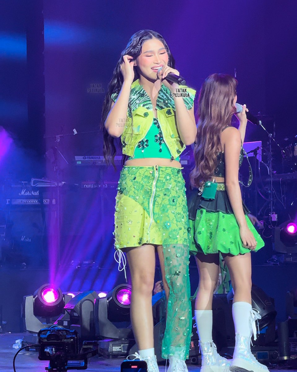 BINI performs at #PuregoldNasaAtinAngPanalo, now happening at Araneta Coliseum.

#Bini #BINIph