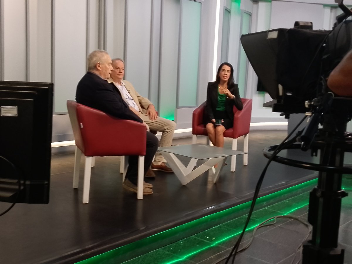 CubaONEI's tweet photo. ‼️📊 En el día de hoy, @JuanCarlosAFF, Vicejefe de la #ONEI y Diego Enrique González Galbán, Director del Centro de Estudios de Población y Desarrollo de la #ONEI, comparecieron en la Revista Buenos Días, en saludo al Día Mundial de la Población.
#OneiEnAvance https://t.co/lsR4D9qkea