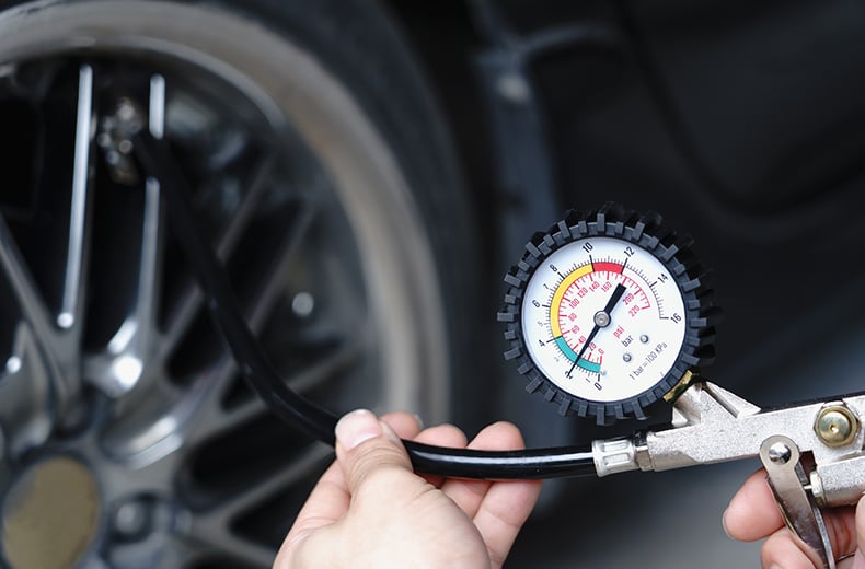 KwikKGrapevine's tweet photo. Proper tire pressure is crucial for safety and efficiency, especially when your vehicle is loaded for summer vacations! 🚗 

Visit us at Kwik Kar Lube &amp; Tune of Grapevine for your oil change, scheduled maintenance and a quick tire pressure check! 

#TireSafety #VehicleCare https://t.co/1WS9jX9tkT