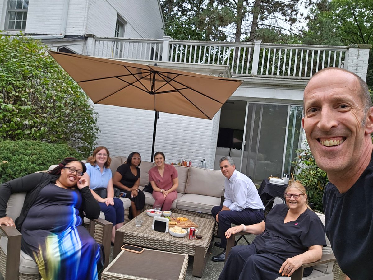 This photo of our team represents our lifestyle
“If you want to go fast, walk alone, if you want to go far, go together”

Esta foto de nuestro equipo representa mejor nuestro estilo de vida “Si quieres ir rápido camina solo, si quieres llegar lejos ve acompañado"