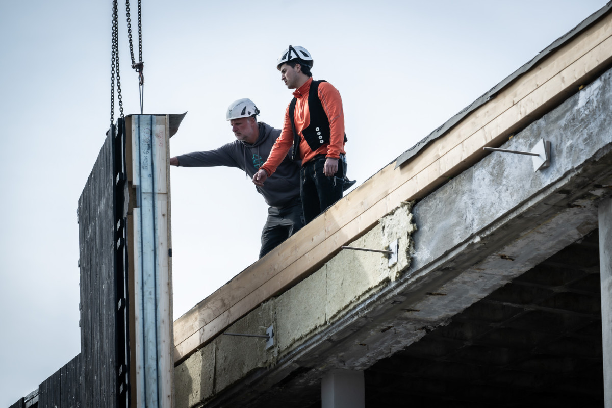 How to report on the hidden climate impacts of the construction sector?

Journalists - join our next online masterclass 25 July with reporters <a href="/CaroKyllmann/">Caro Kyllmann</a> and @Sean_G_Carroll 

Get context, contacts and story ideas! 

➡️cleanenergywire.org/masterclasss/c…

#ClimateAction #Webinar