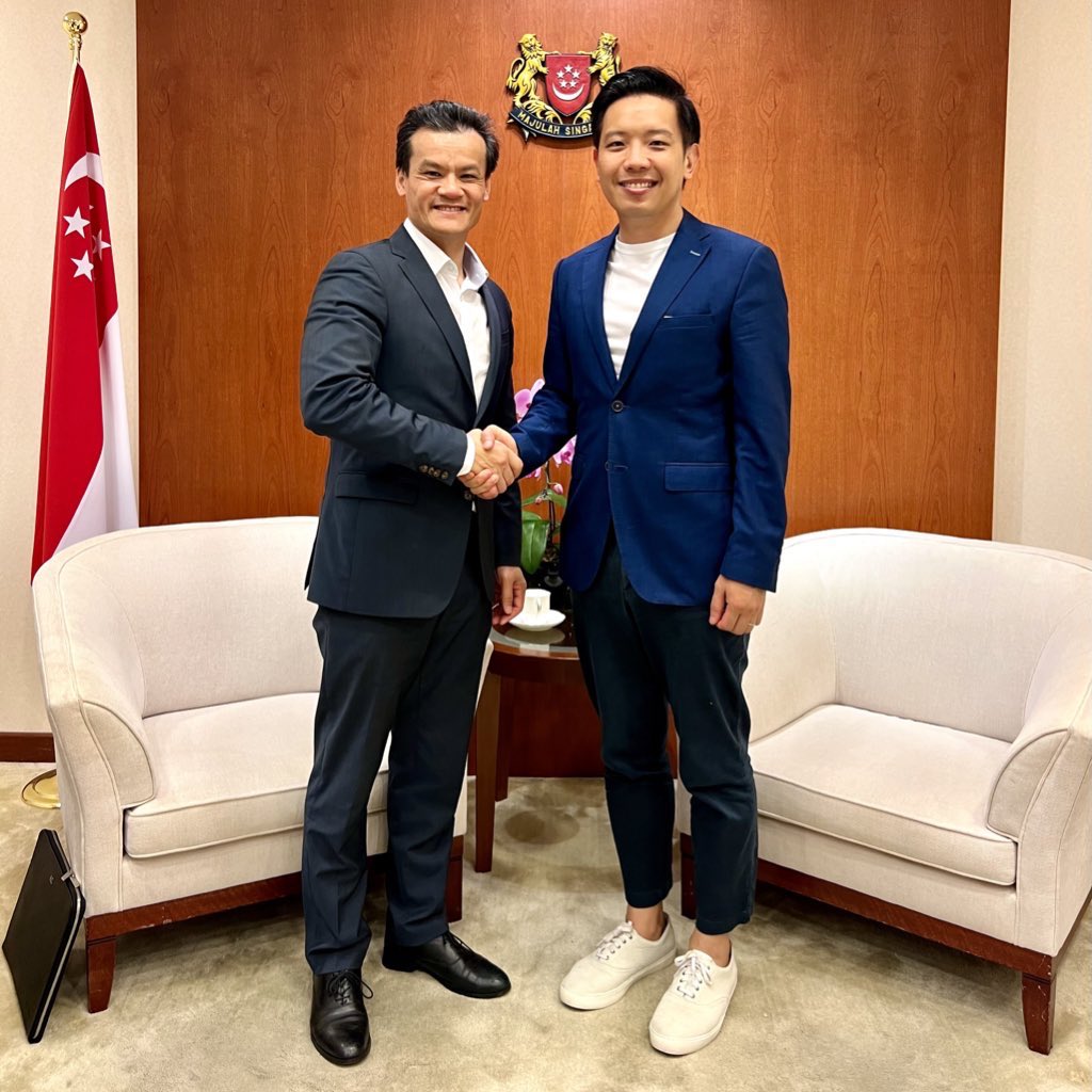 Delighted to host New South Wales Industry and Trade Minister Anoulack Chanthivong today. 🤝🇦🇺 

His visit underscores the strong bonds between SG and NSW and paves the way for us to work deeper on issues like energy, tech and innovation, food, fintech and supply chains. 💡⚡️🌱