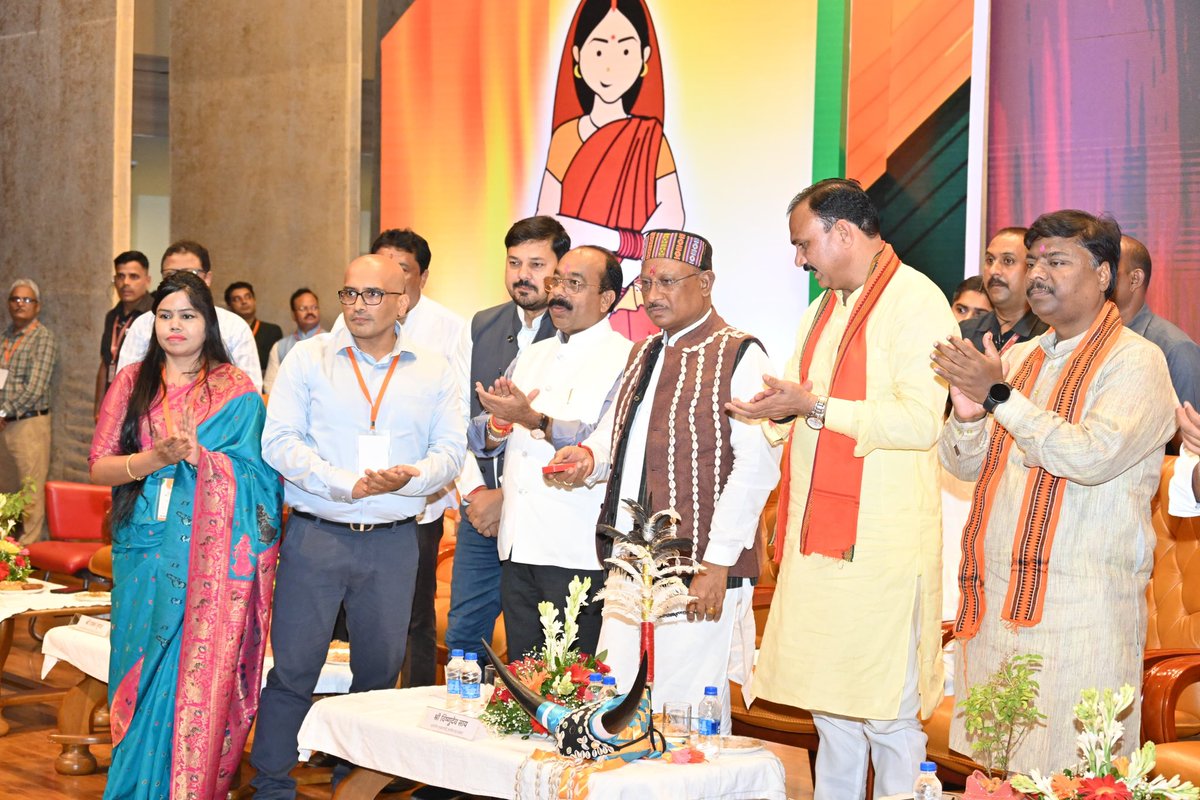 छत्तीसगढ़ के मितानिन बहिनी मन ल मिलिस नवा सौगात

मुख्यमंत्री श्री विष्णु देव साय ने रिमोट बटन दबाकर राज्य स्तर से मितानिन प्रोत्साहन राशि का सीधे बैंक खाते में किया अंतरण

मितानिनों के खाते में 90 करोड़ 8 लाख 84 हजार 20 रुपए का हुआ अंतरण

69607 मितानिन बहनें , 3448 मितानिन