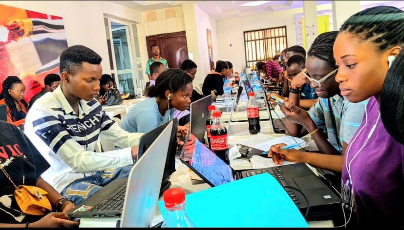 thegrowthhub30's tweet photo. If you are a Female In Akure or Across Nigeria
And you are interested in Tech
Our Schorlarship Program #SheGrows 2.0... is coming for you Soon
What tech Skill would you love to learn? Share with us https://t.co/vcd8DCsXA3