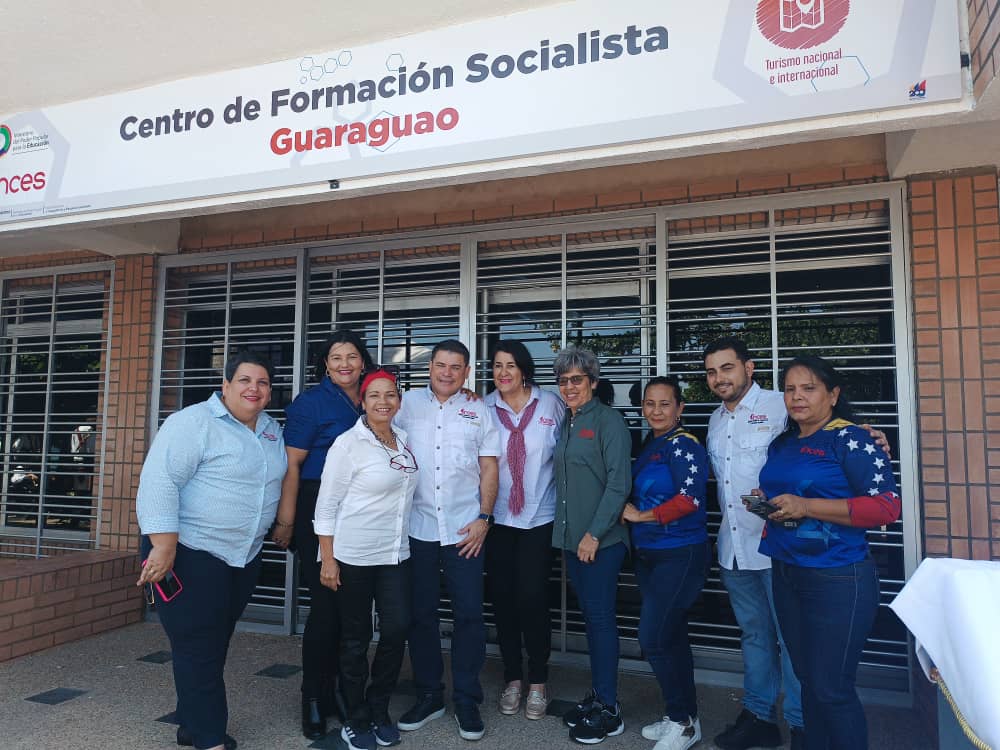 en la isla de Margarita, gracias a un esfuerzo en equipo entre el Ejecutivo Nacional, liderado Nicolás Maduro Moros; la presidencia y gerencia regional del Inces, además del apoyo de la gobernación del estado Nueva Esparta.
2/2