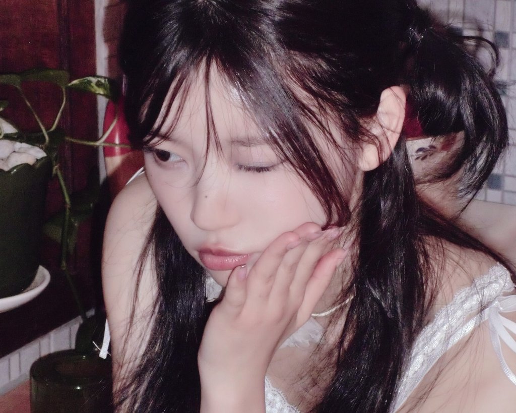 The goddess Aphrodite floated around them on a small white cloud, sprinkling rose petals in her beautiful eyes. This woman really enjoyed her sassy moments with all her twinkling eyes to enjoy her beautiful moments in a classic way, enjoy the writing flower beside you.