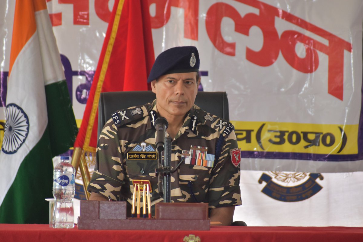 SSBFTRLUCKNOW's tweet image. Sh Daljit Singh Chawdhary IPS #DGSSB addressing sainik sammelan at 59 Bn #SSB at Nanpara (Bahraich)
@SSB_INDIA