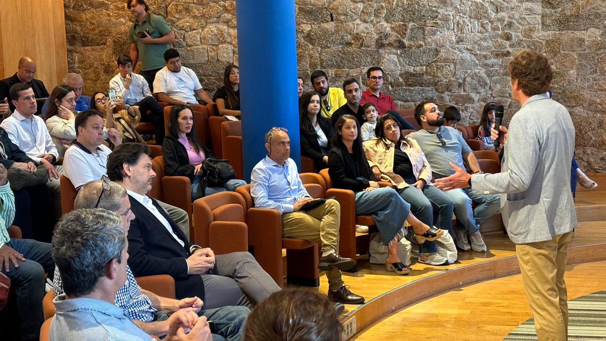 GaliciaAberta's tweet photo. 💻 Miranda resalta o impulso que da o #ProgramaMERLO aos retornados para impulsar o desenvolvemento empresarial en #Galicia 

🔗 https://t.co/q5fbBfy8Kh https://t.co/Zdvuze6F0J