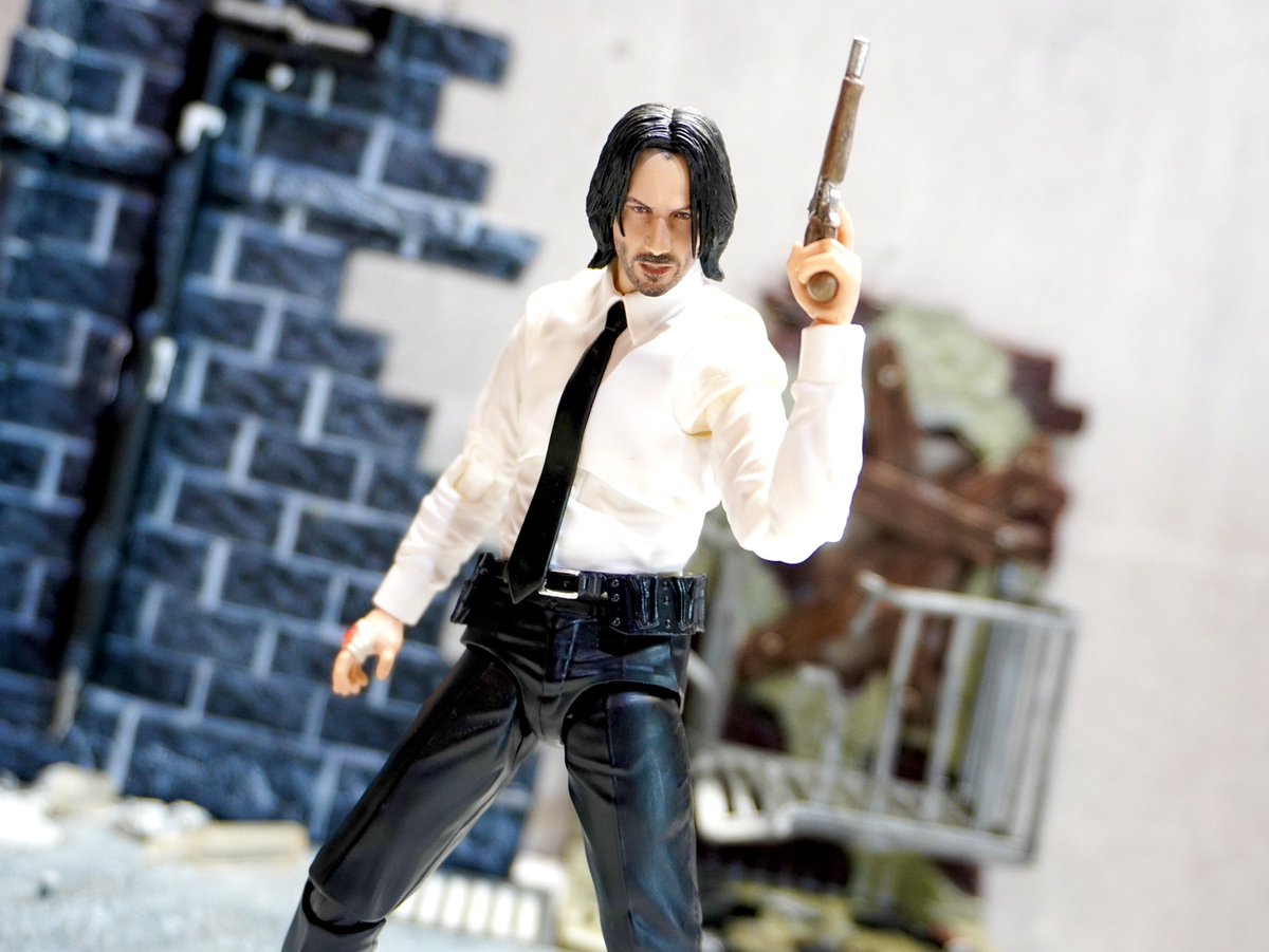 MAFEX コンセクエンス版ジョンウィック。腕の可動域が優秀過ぎてどんな 
